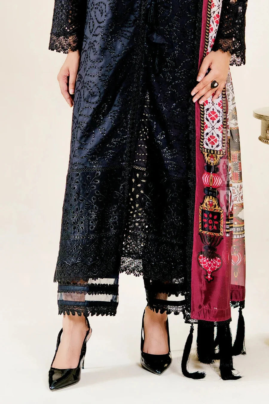3PC Embroidered Unstitched Lawn Suit |ZEEFANIA COUTURE